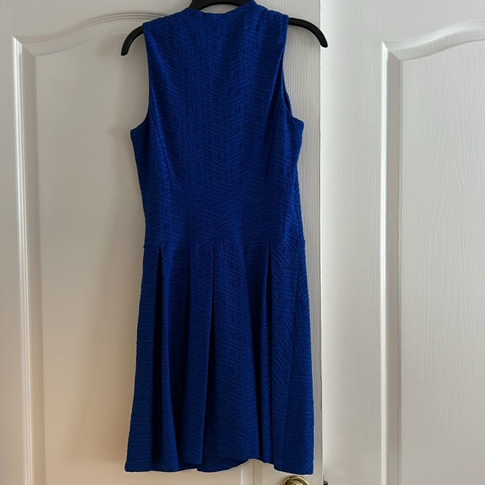 Dress - Picture 5 of 5